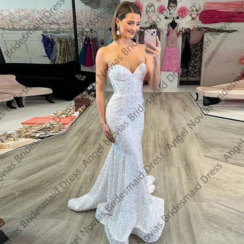 Maßgeschneiderte lange weiße Ballkleider trägerlos Vestidos De Gala Abschlussfeier Geburtstagsparty-Kleider