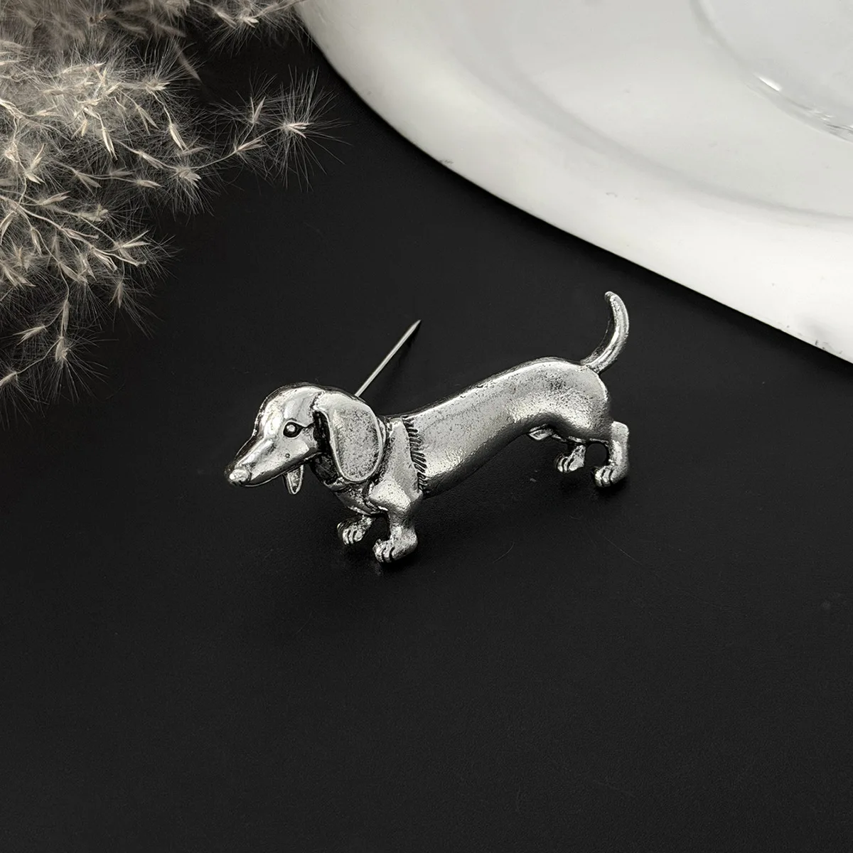 Cross border jewelry personalized puppy jeans pin decoration, fashionable and creative ins animal metal brooch - view 2