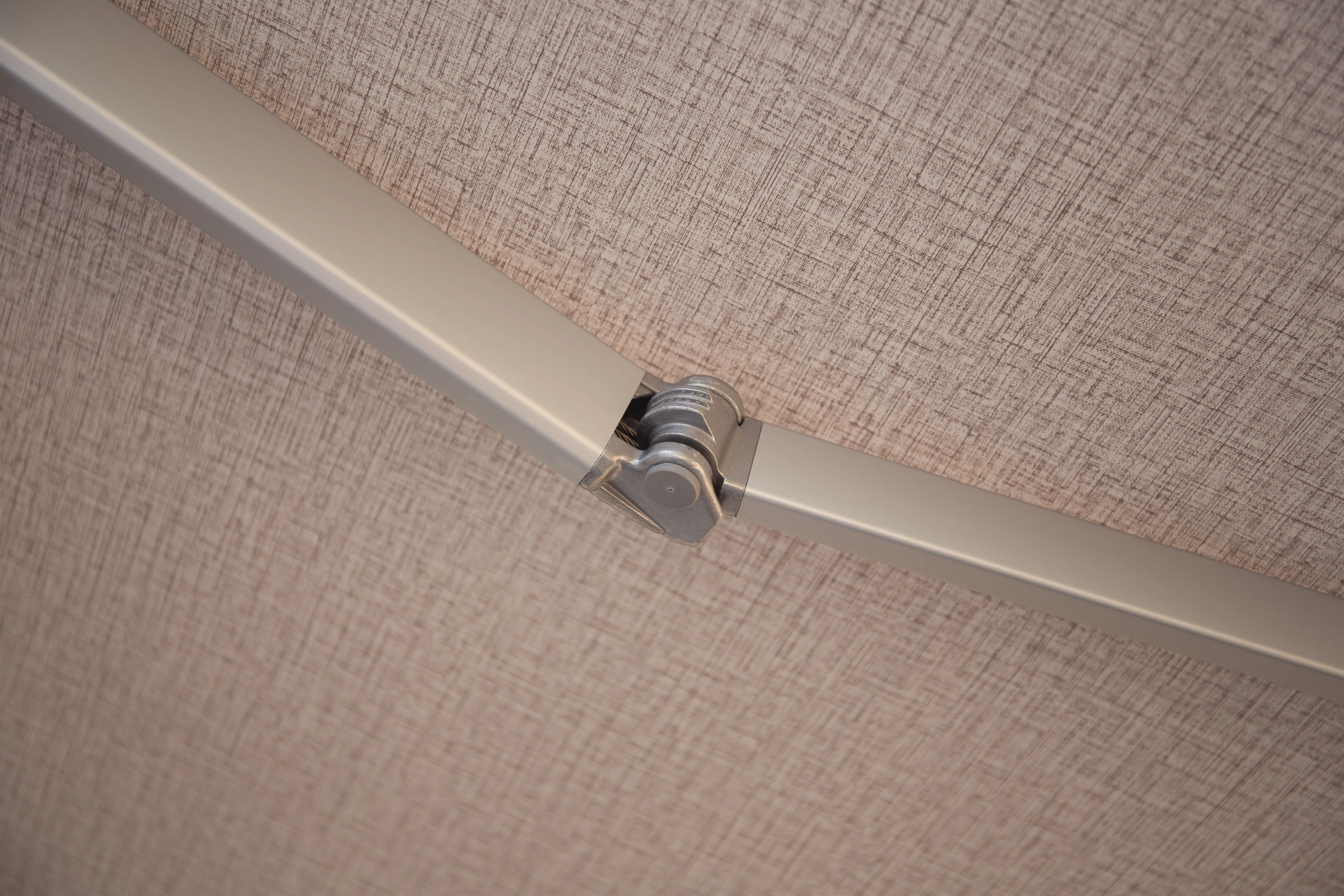 Motorized Retractable Manual Waterproof Caravan Side Awning For Truck With Crank