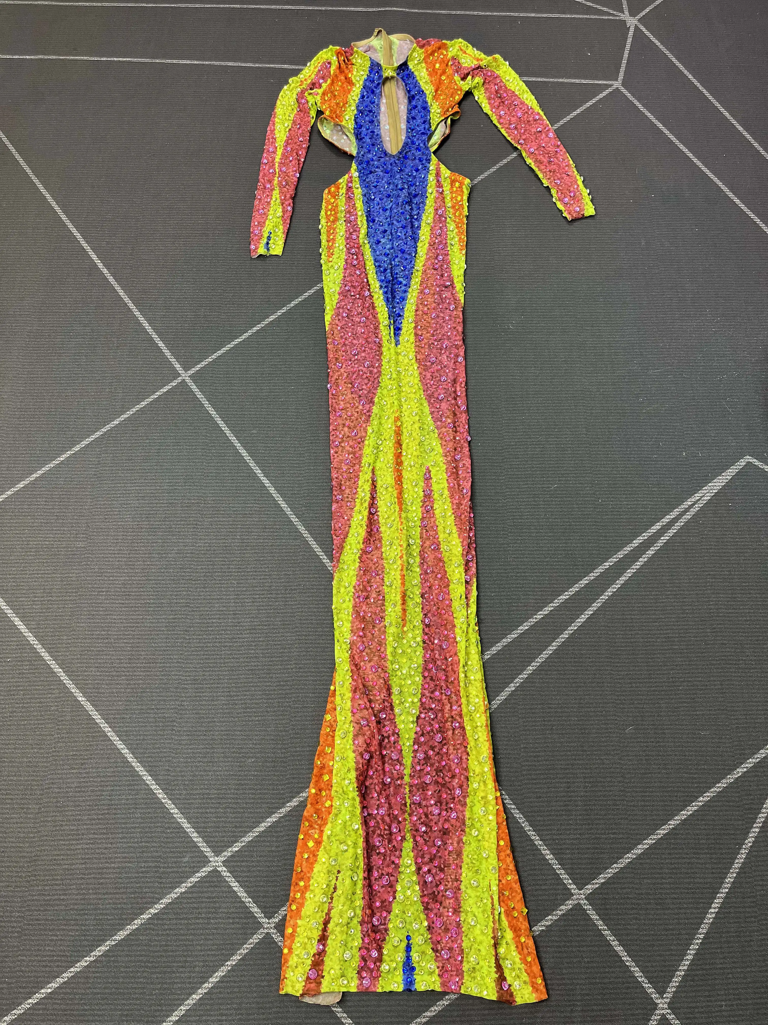 Seksowna sukienka z wycięciami, błyszczącymi cyrkoniami, długie rękawy, podkreślająca figurę, siateczkowa sukienka damska na imprezę, wieczór, czerwony dywan, suknia na pokaz, Liucai