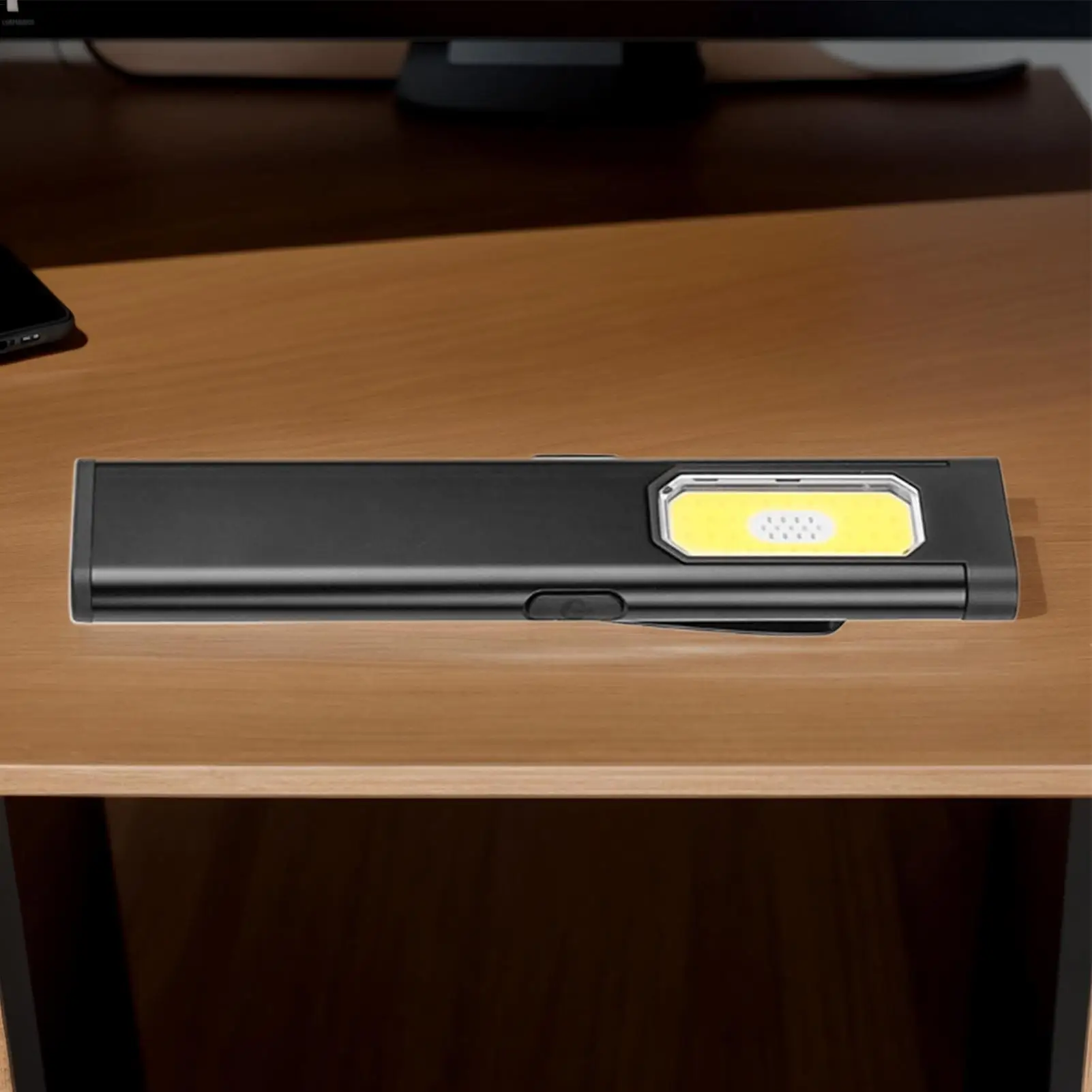 مشبك مصباح يدوي LED على مصابيح يدوية مقاومة للماء في الهواء الطلق مع ذيل مغناطيسي للمشي لمسافات طويلة والسفر في الهواء الطلق والسيارة