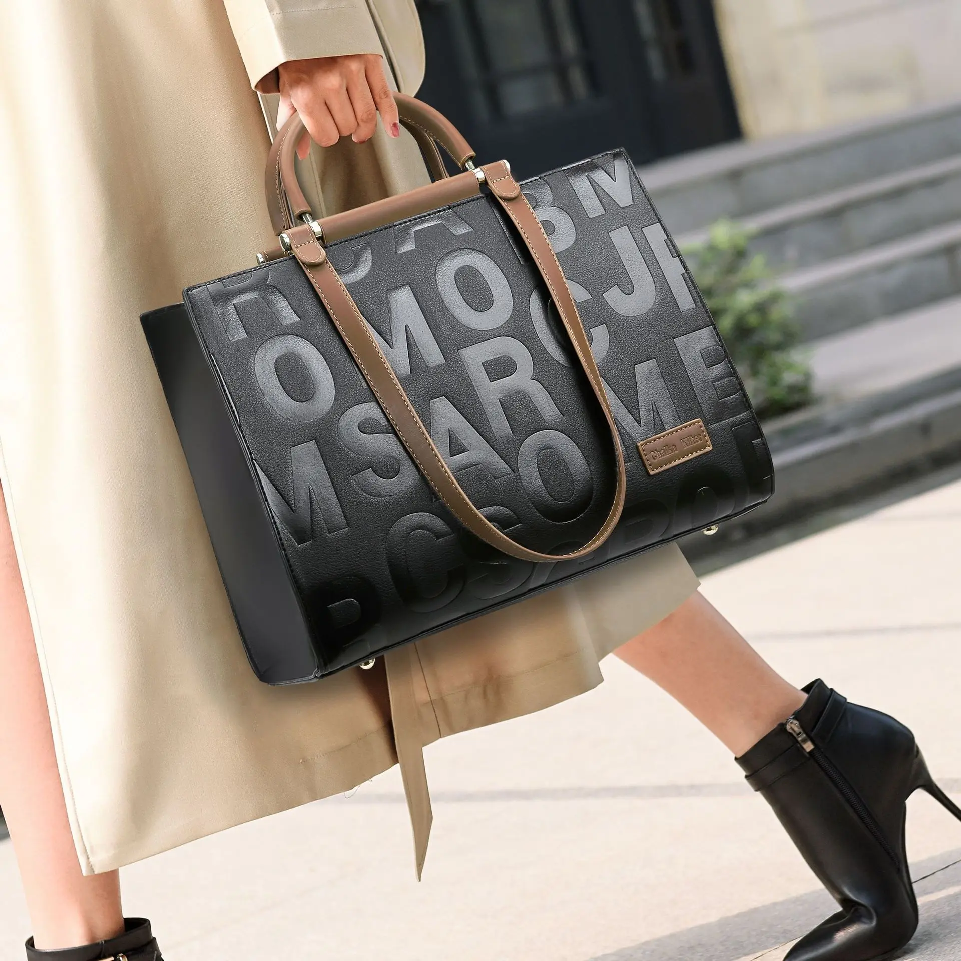 

New Fashionable Tote Bag with Large Capacity Embossed Letter Women's Handbag Can be Shouldered Crossbody Bag