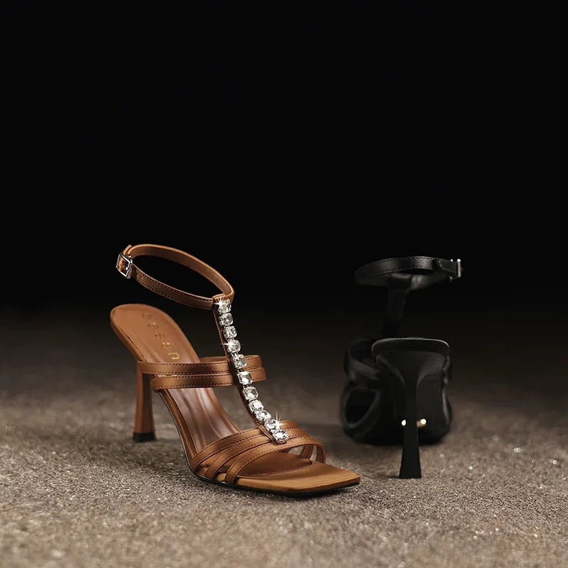Sandalias de tacón fino con correa de diamantes de agua de seda y punta cuadrada, estilo nuevo de verano, para vestido de fiesta, zapatos de tacón alto para mujer, talla pequeña
