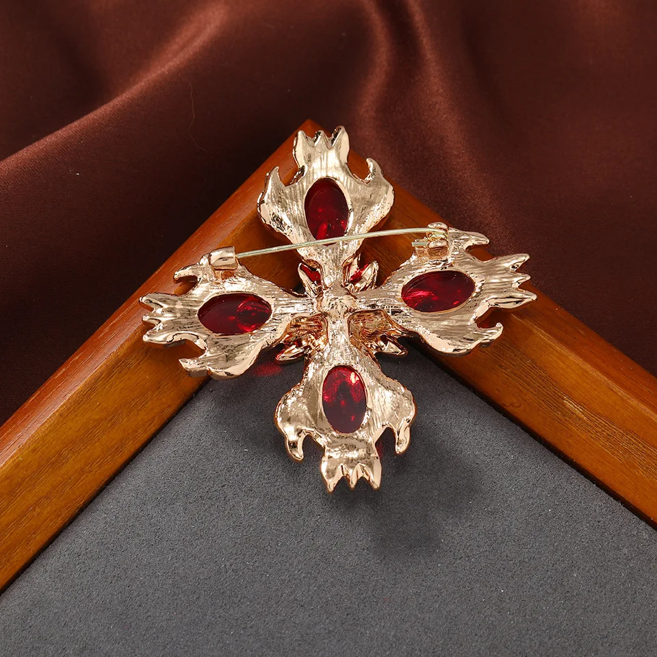 Women Men Vintage Baroque Cross Crsytal Resin Stone Brooches Pins Unisex Classic Retro Fashion Metal Design Badges Brooch Pin