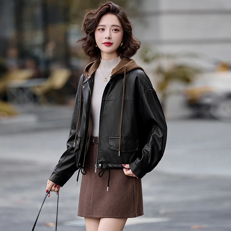 Veste en cuir PU pour femme, automne-hiver 2026, doublée polaire, courte, ample, à capuche tricotée, décontractée, vêtements d'extérieur, streetwear féminin