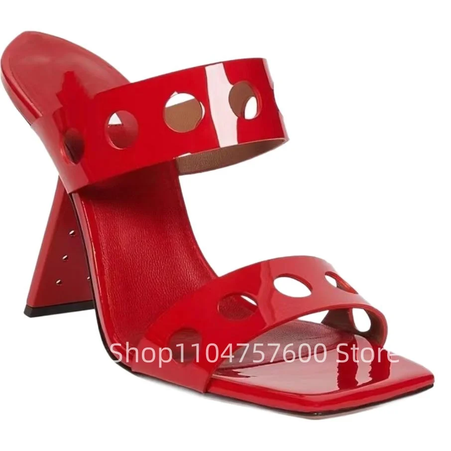 

2023 летние классические новые женские уличные тапочки с квадратным носком, полые металлические каблуки без шнуровки, уличные женские сандалии большого размера в стиле панк