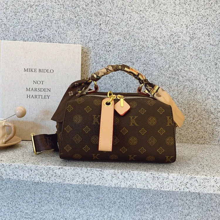 

2025 New Women's Large Capacity Work Bag, Spacious Multi-functional Shoulder Crossbody, Lightweight Commuter Tote for Office