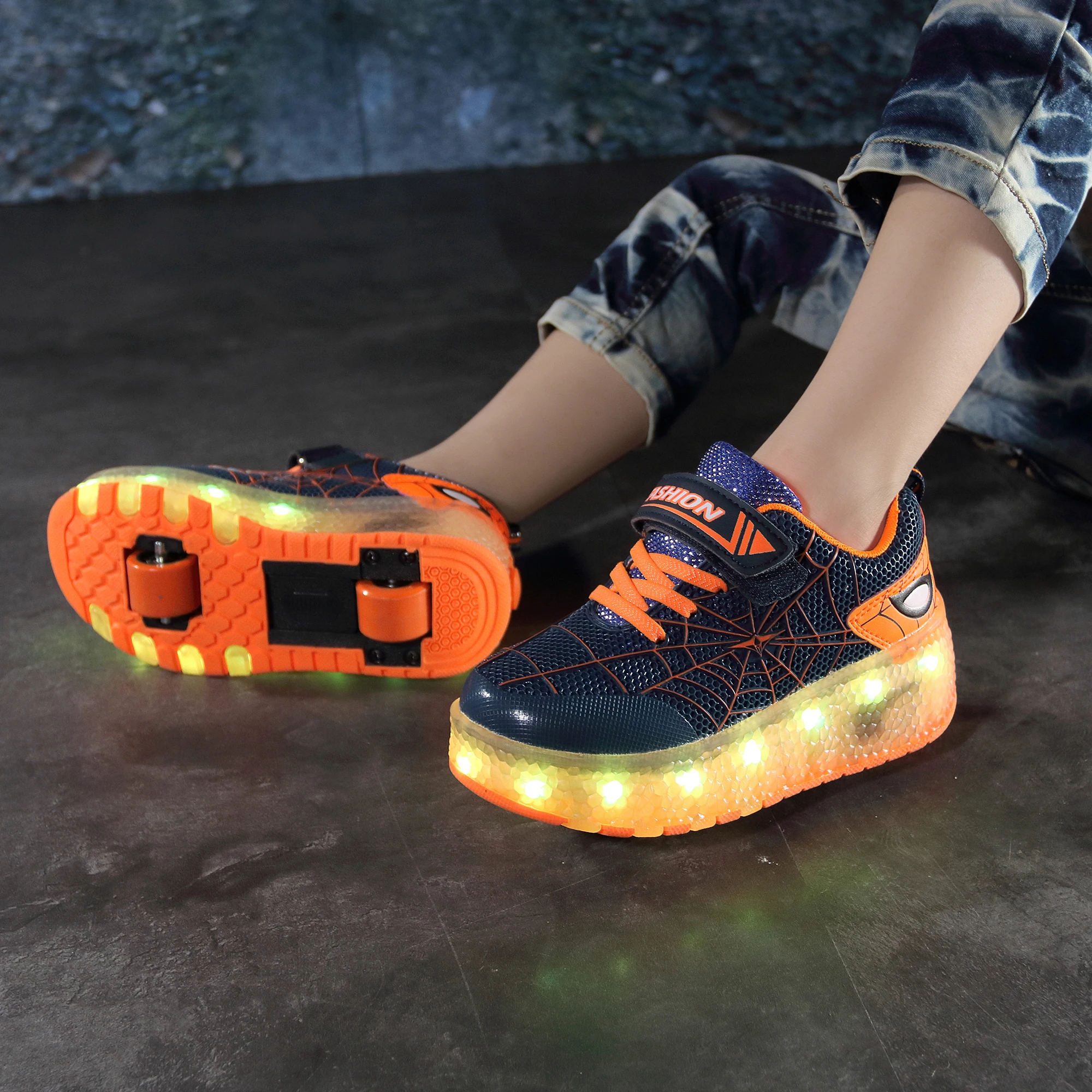 Boys Girls Roller Shoes LED Light Up USB Charging Children Roller Skate Casual Skateboarding Shoes Sports Shoes Kids Sneakers