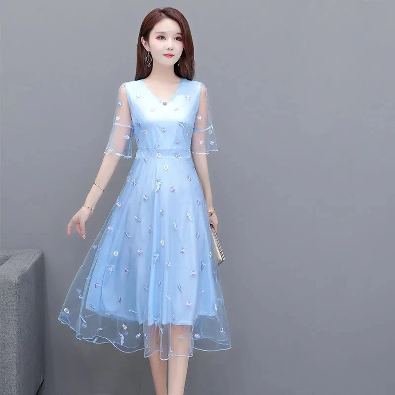 

Платье большого размера с короткими рукавами, женские темпераментные элегантные сетчатые платья феи, лето 2024, популярные длинные юбки с вышивкой, женские