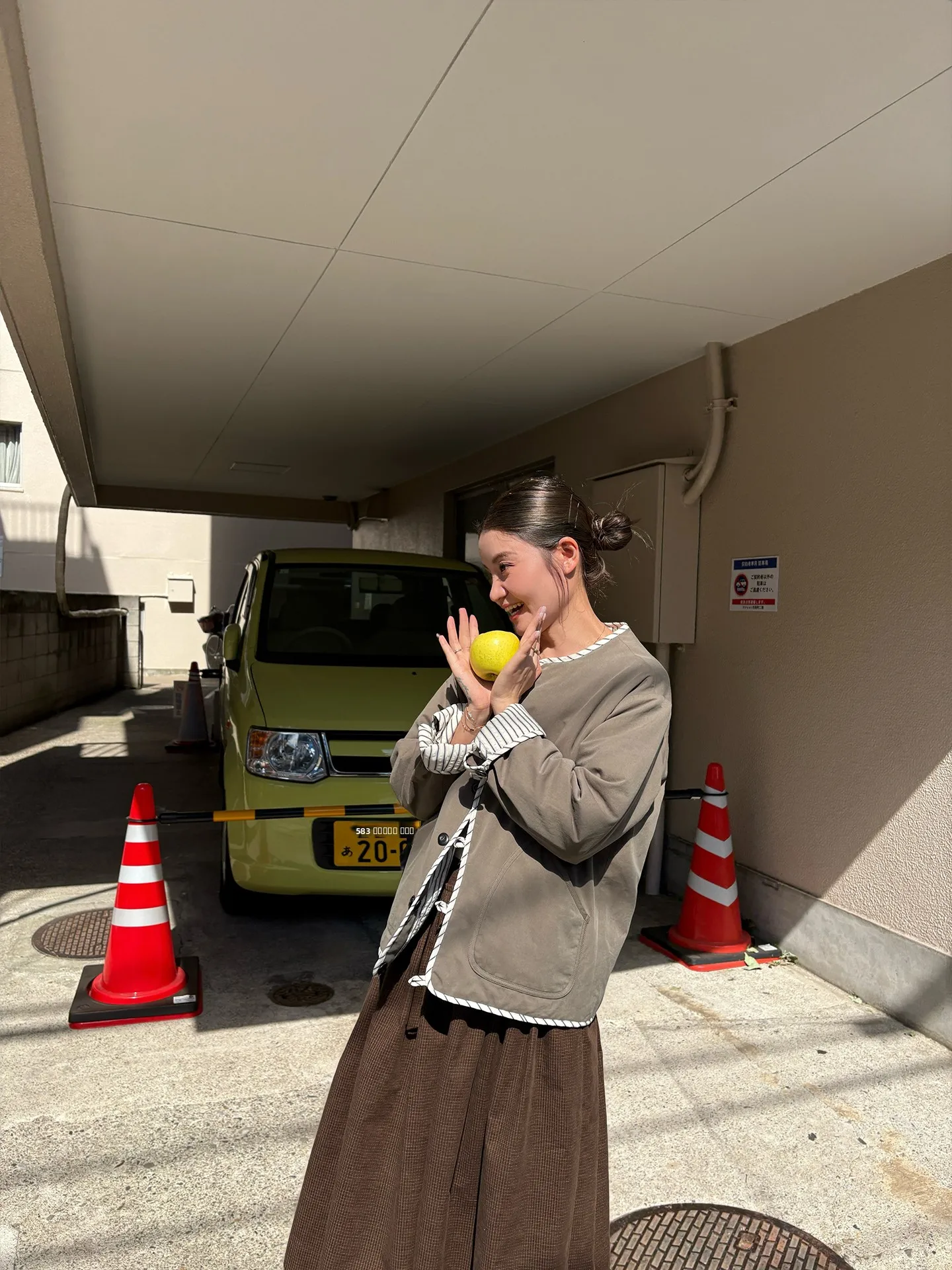 

iWiNG Bi-Directional Wear Plaid Stripe Cotton Jaet Street Sle Straight Cut Long Sve round Ne Single Button Closure R...