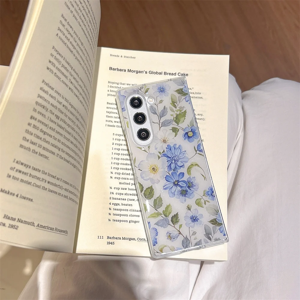 Vintage Elegant Fresh Blue Floral Print Phone Case for Samsung Galaxy Z Fold 7 Pearl Bead Wrist Strap Cover for Z Flip 7-3