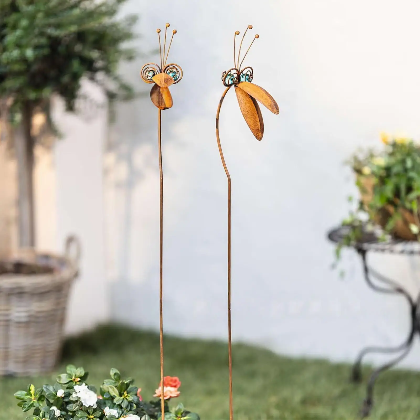 Garden Stakes Metal Rustic Bird Yard Decor Outdoor Animal Sculpture Lawn Stake for Patio Pathway Driveway Lawn Porch Balcony