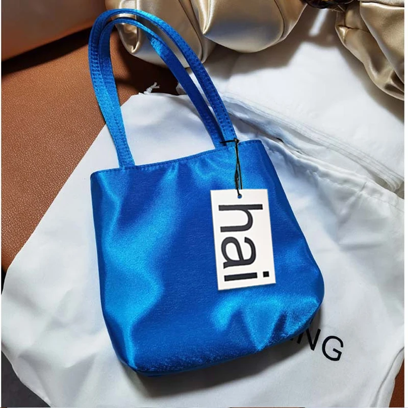 

Ins Famous Fashion Velvet Handbag Mobile Phone Bag Women's Small Square Tote Bag aron Element Color Soft Velvet Interior Bags