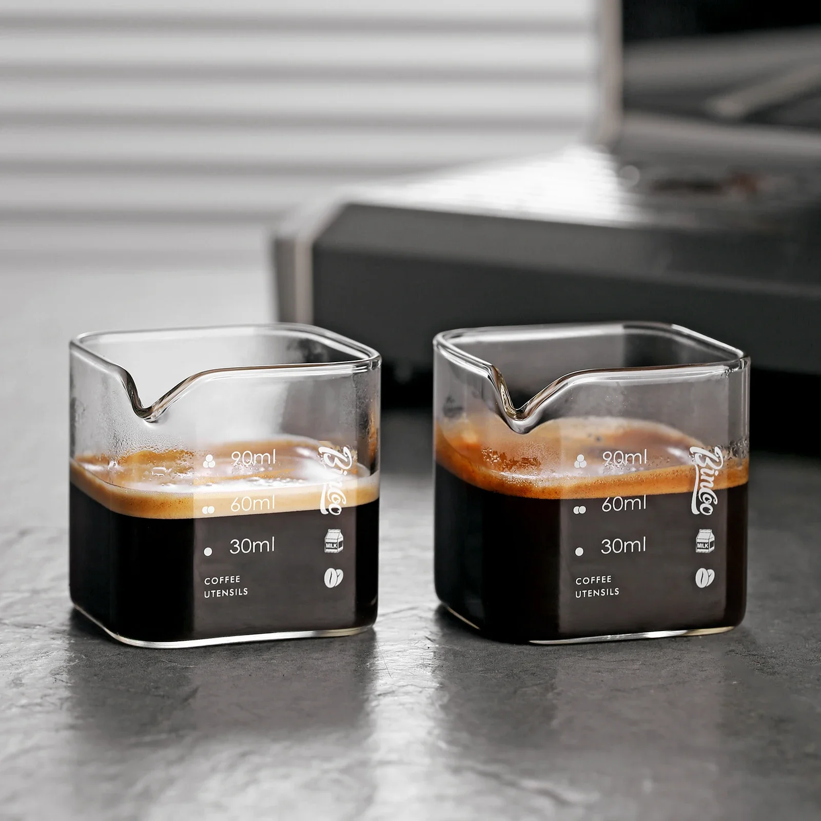 

Bincoo 150ml Glass Measuring Cup with Ounce Scale for Espresso & Milk Frothing