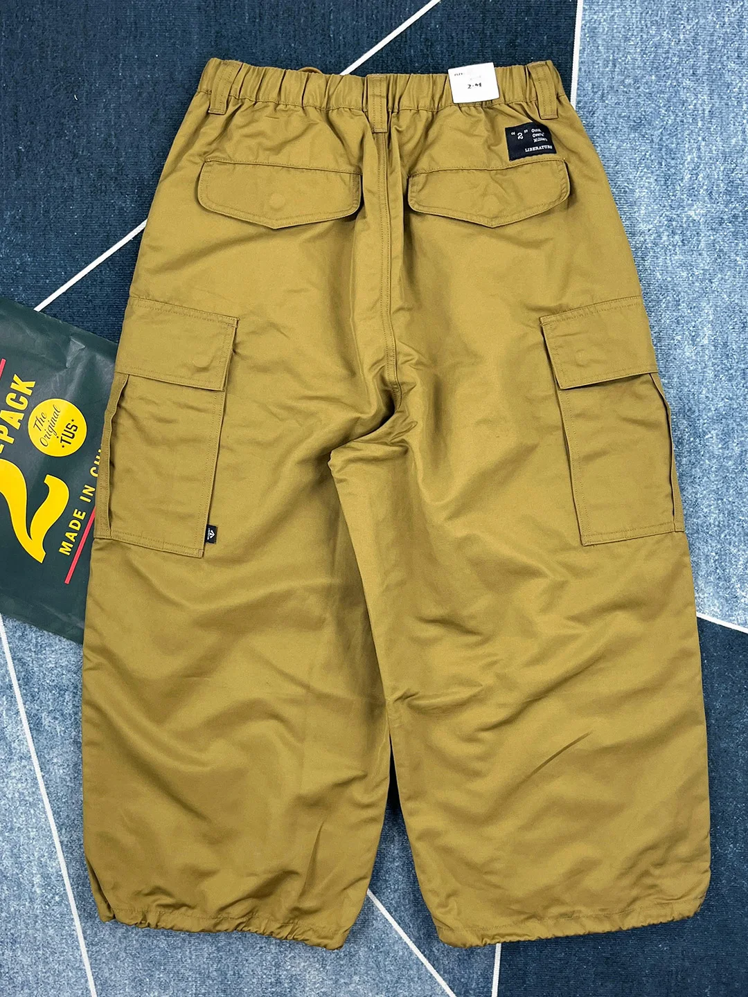 

Мужские повседневные брюки для активного отдыха премиум-класса, свободного кроя, с множеством карманов, модные, широкие, на шнурке, в стиле милитари, укороченные (7/8)