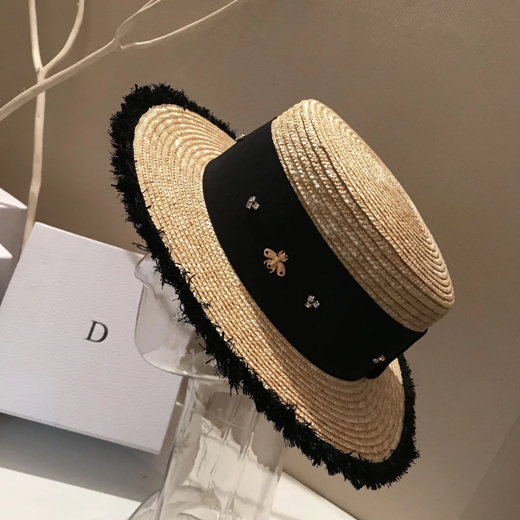 Natural grass wheat straw woven flat top hat summer outdoor shade sunscreen rhinestone women\'s straw hat travel fashion sun hat