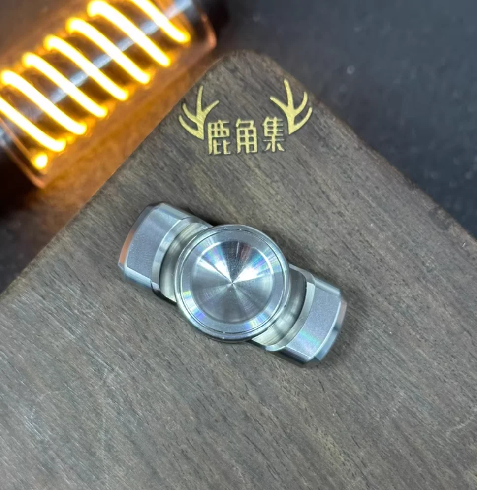 

Used EDC C.Deer Shadow Steel Fingertip gyroscope Decompression toys