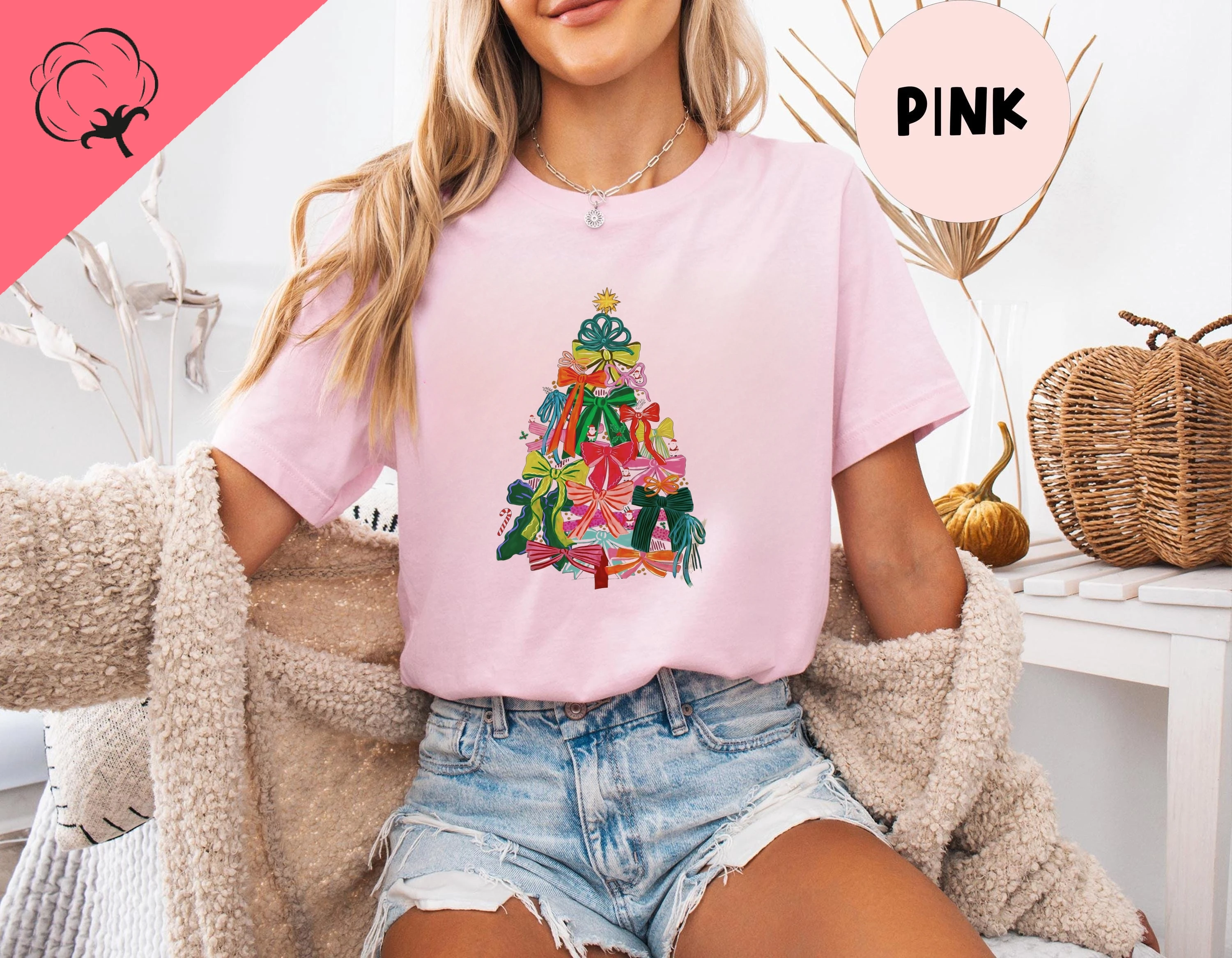 هذا هو هو أروع وقت في السنة. تي شيرت قطني لهدايا عيد الميلاد مصمم على طراز شجرة عيد الميلاد PNG.