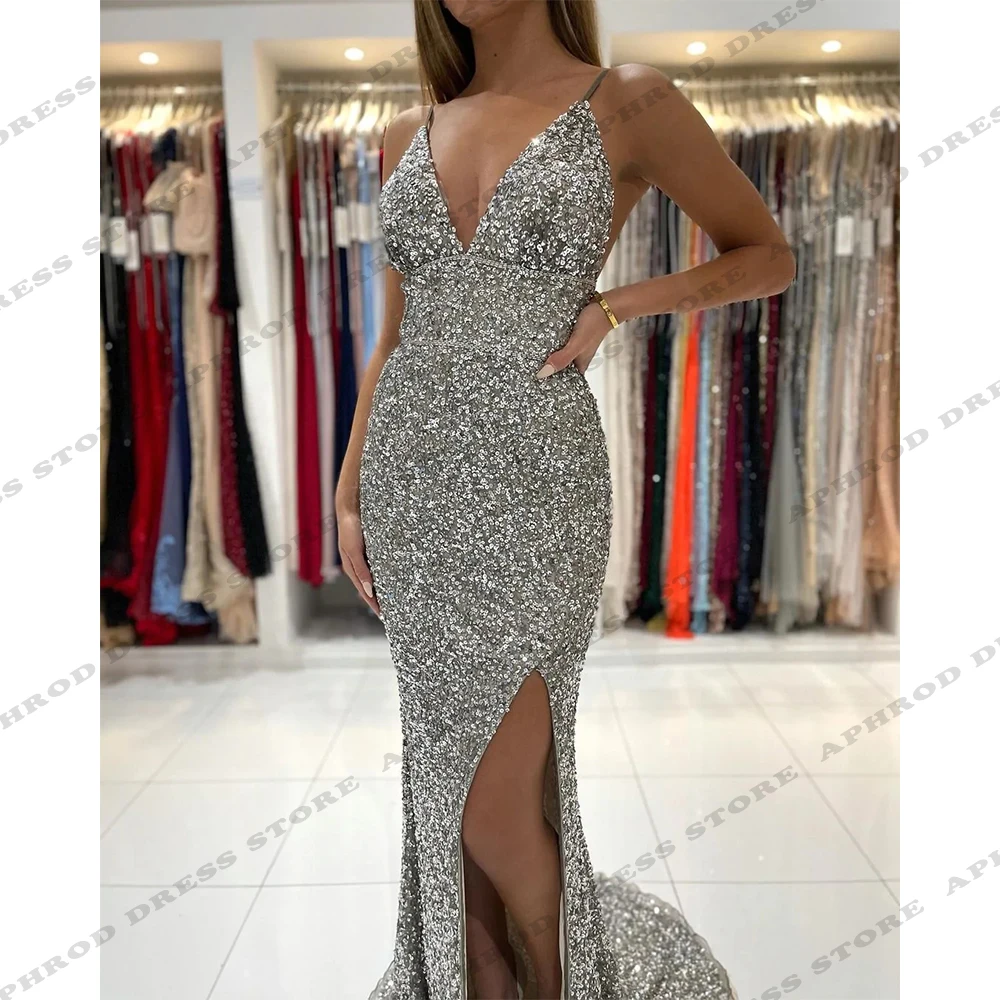 2023 Simple Grey Sequins Prom Dresses Women's Sexy V-Neck Strap Evening Gowns Side Slit Formal Beach Party Sleeveless Vestidos