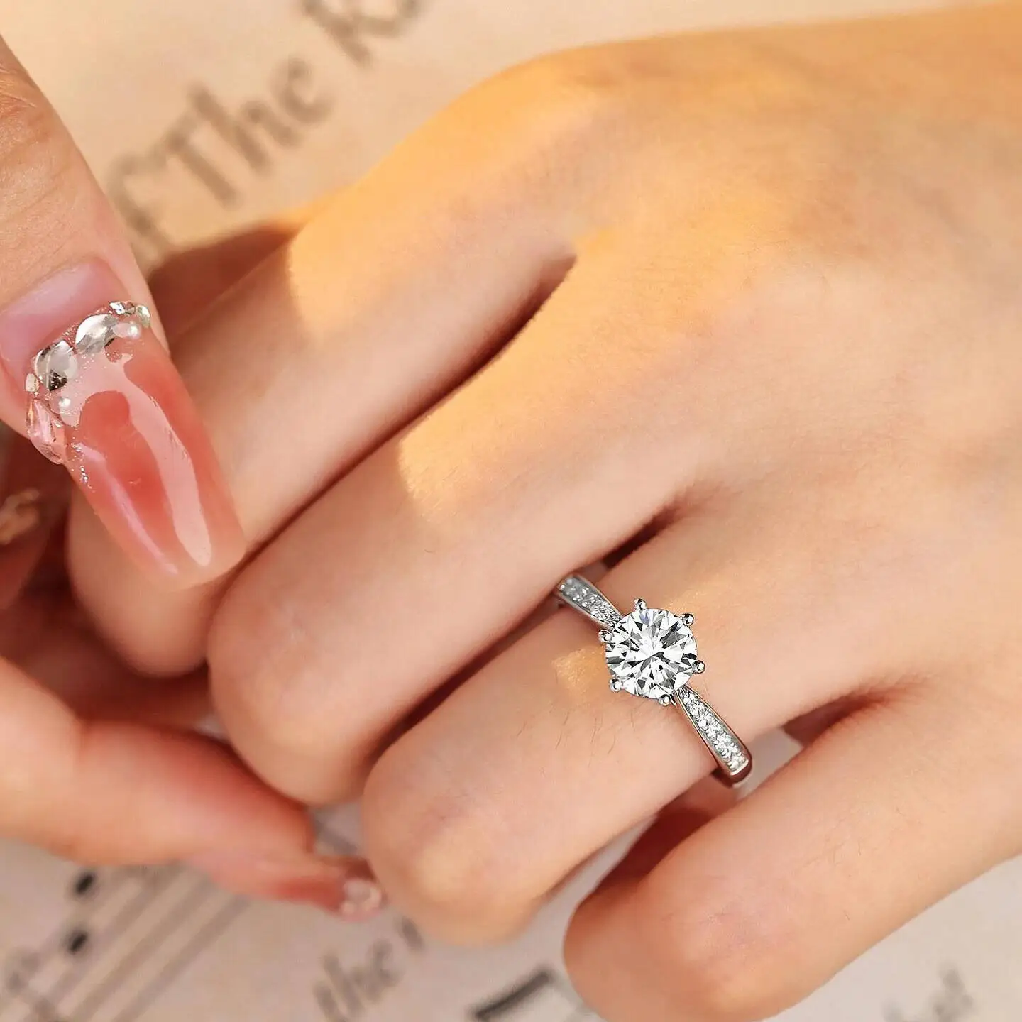 SG فاخر 925 فضة كلاسيكي خاتم للنساء ستة مخلب مجوهرات بسيطة 1ct مويسانيتي خاتم تقليد الماس المرأة خاتم