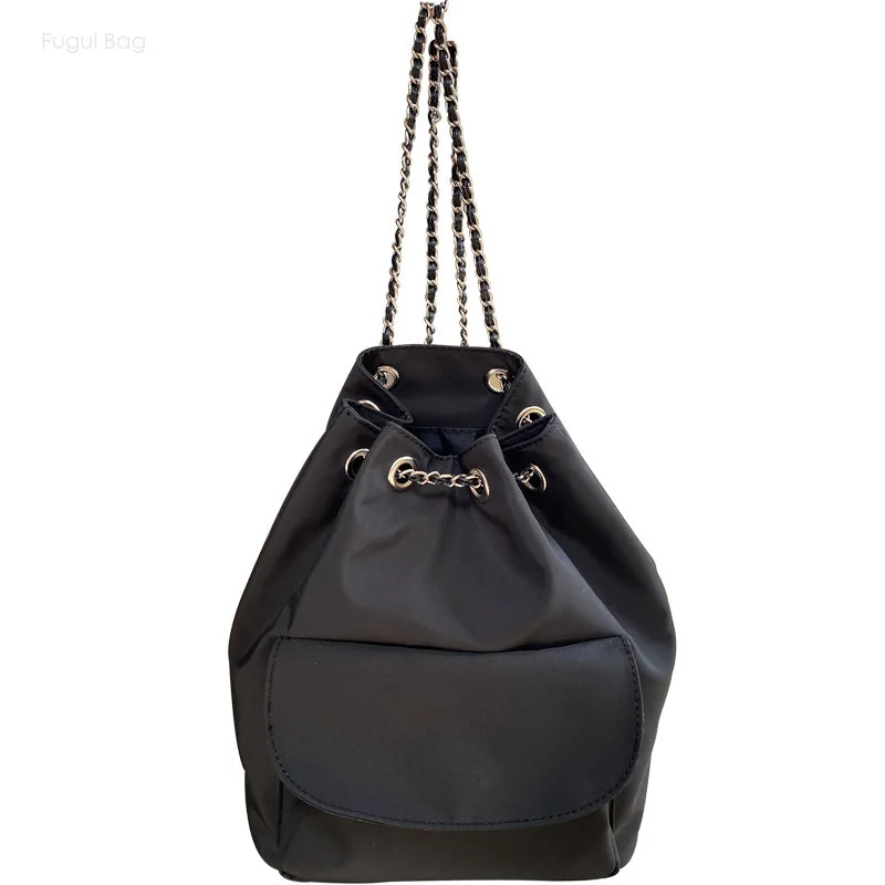 Mochila informal con cordón de cadena negra para mujer, traje de viaje de alta gama, gran capacidad, Simple, a la moda, nuevo