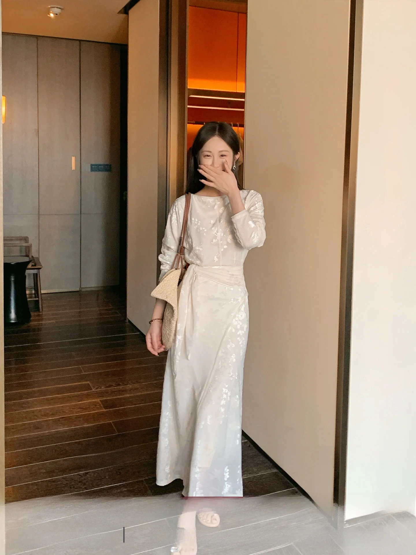 

New Chinese Style Velvet Half Skirt Women's Spring 2026 High Waist Tie Belt Long Skirt City Commute Standard Fit Polyester