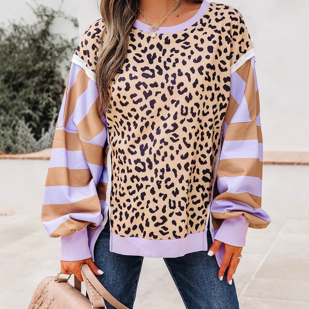 بلوفر جديد لخريف 2025 برقبة دائرية وأكمام طويلة سترة نسائية عصرية بطبعة الفهد