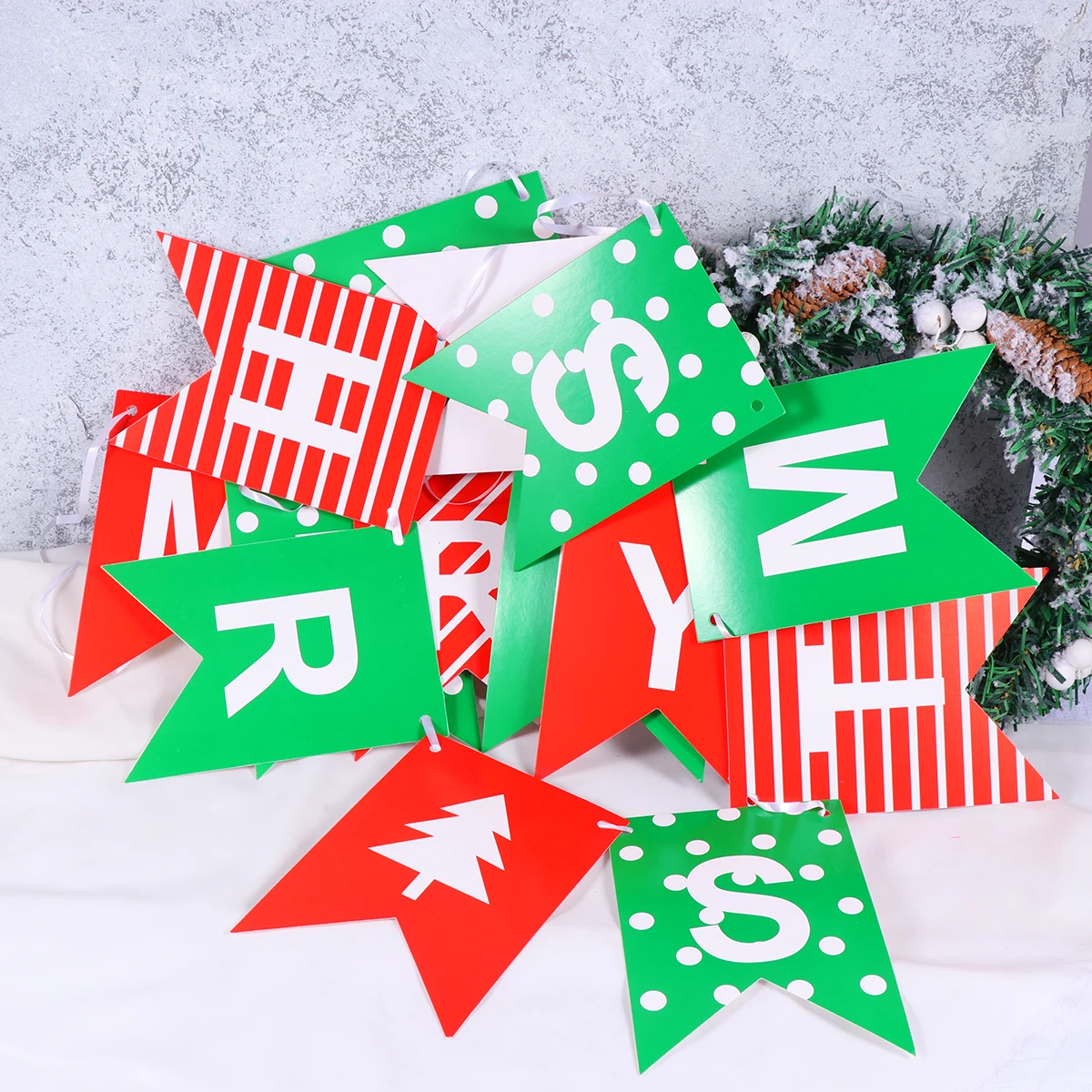 

Merry Christmas Letter Banner Paper Pull Flag Swallowtail Hanging Decoration Indoor Outdoor Party Wall Window Door Ornament