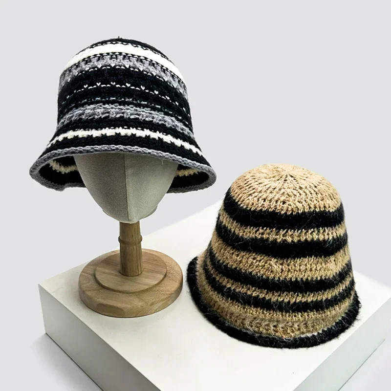 

Autumn and Winter New Unisex Stripe Color Block Bucket Hats Outdoor Warm Casual Sunshade Fisherman Caps Fashion Versatile Retro