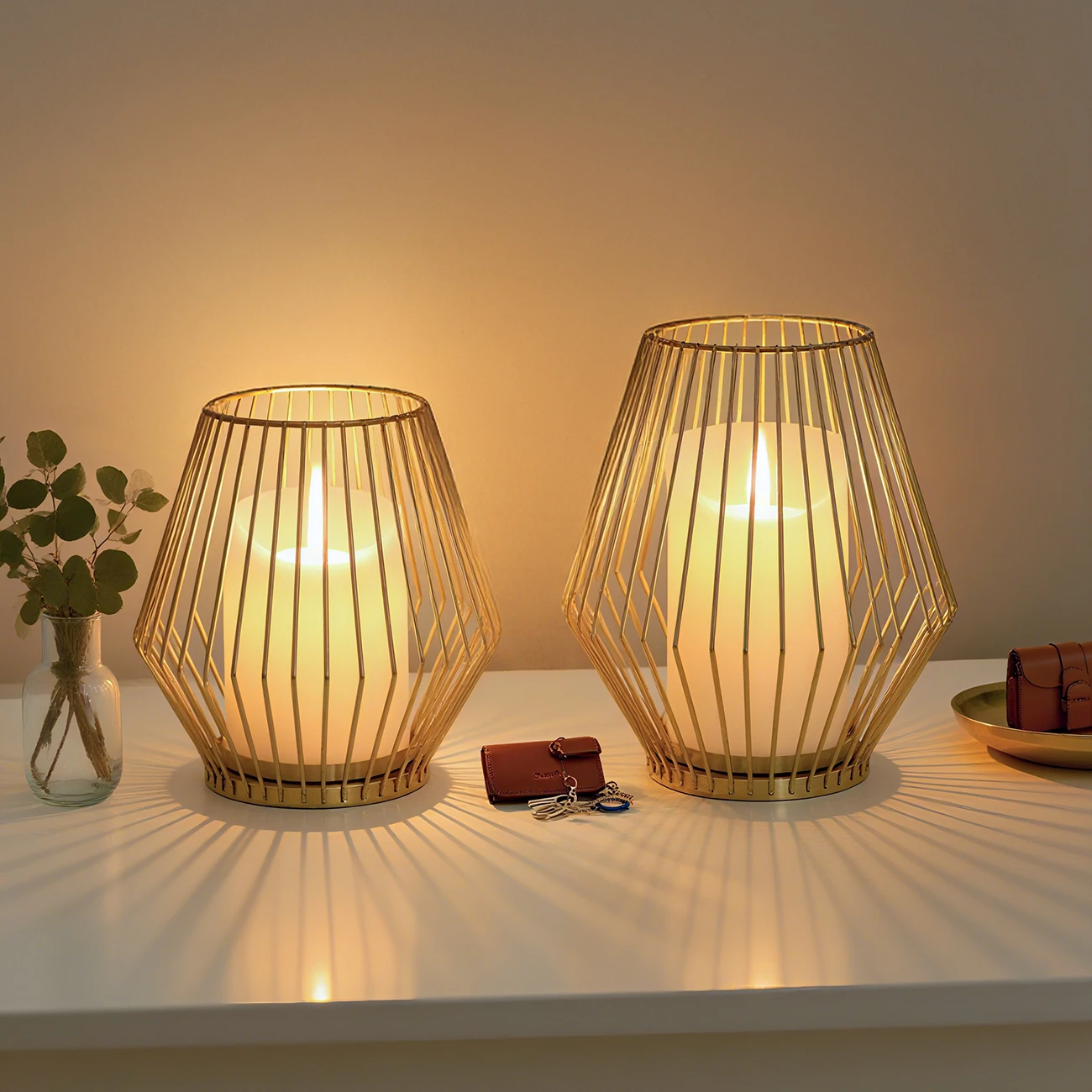 الشمال الذهب الحديد الشمعدان الإبداعية نموذج غرفة جوفاء خط المنزل جو رومانسي الشمعدان الديكور شبكة عاكس الضوء