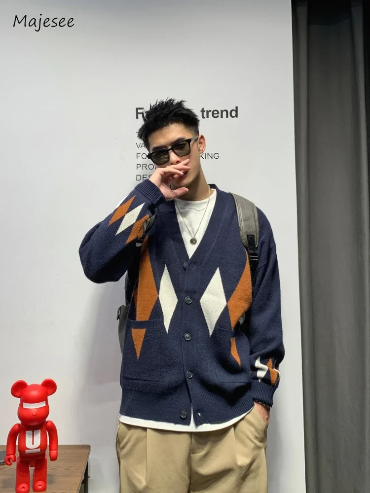 

Cardigans Men Knitting Streetwear Fashion Baggy Casual Spring Autumn V-neck Argyle Japanese Style Advanced Contrast Color Simple