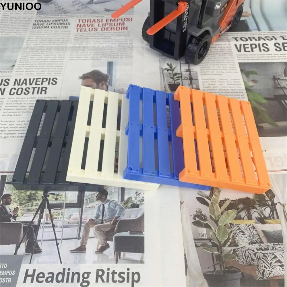 

1:12 Dollhouse Emulational Furniture Model Miniature Mini Simulated Forklift Pallet Decorate Retro Dollhouse Miniature Pallet
