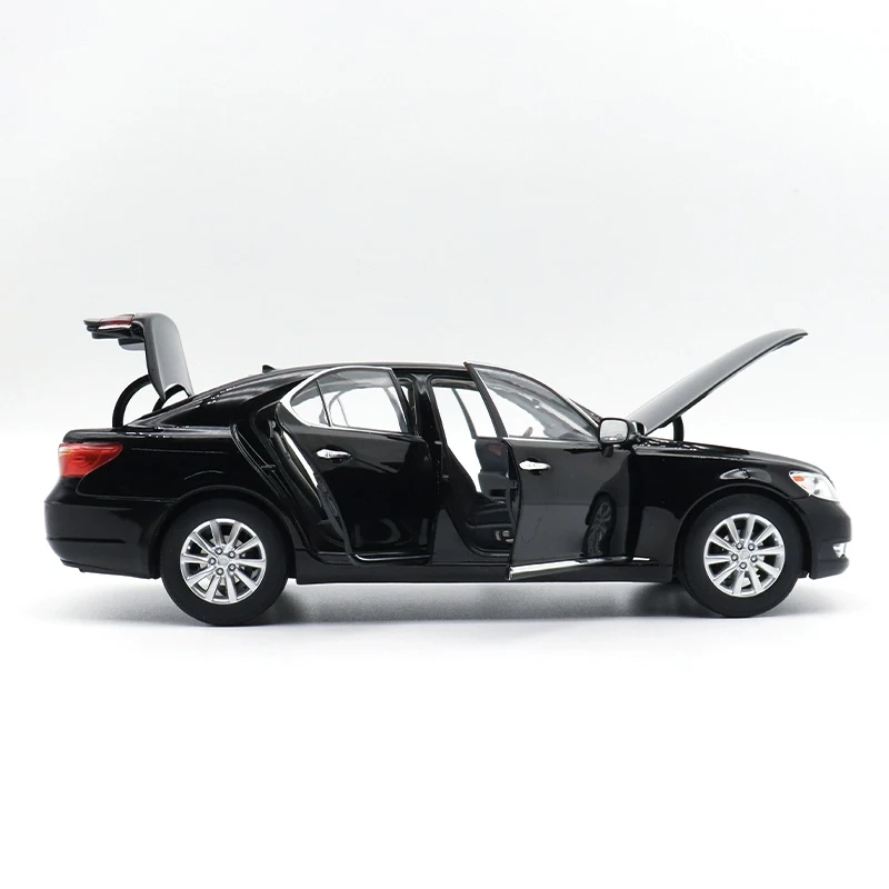 1/18 レクサス　LS 460 Lexus LS460 1:18 Diecast Metal Car Model