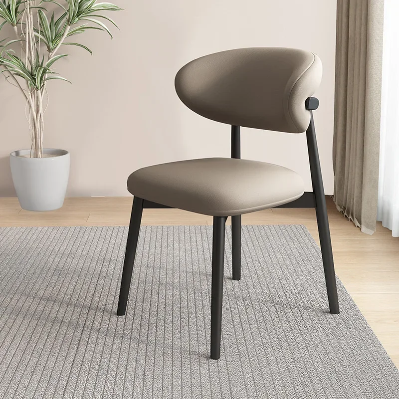 Silla de comedor de madera maciza El departamento de ventas del restaurante del hotel habla de sillas, sillas de cuero de madera maciza, respaldo suave para el hogar