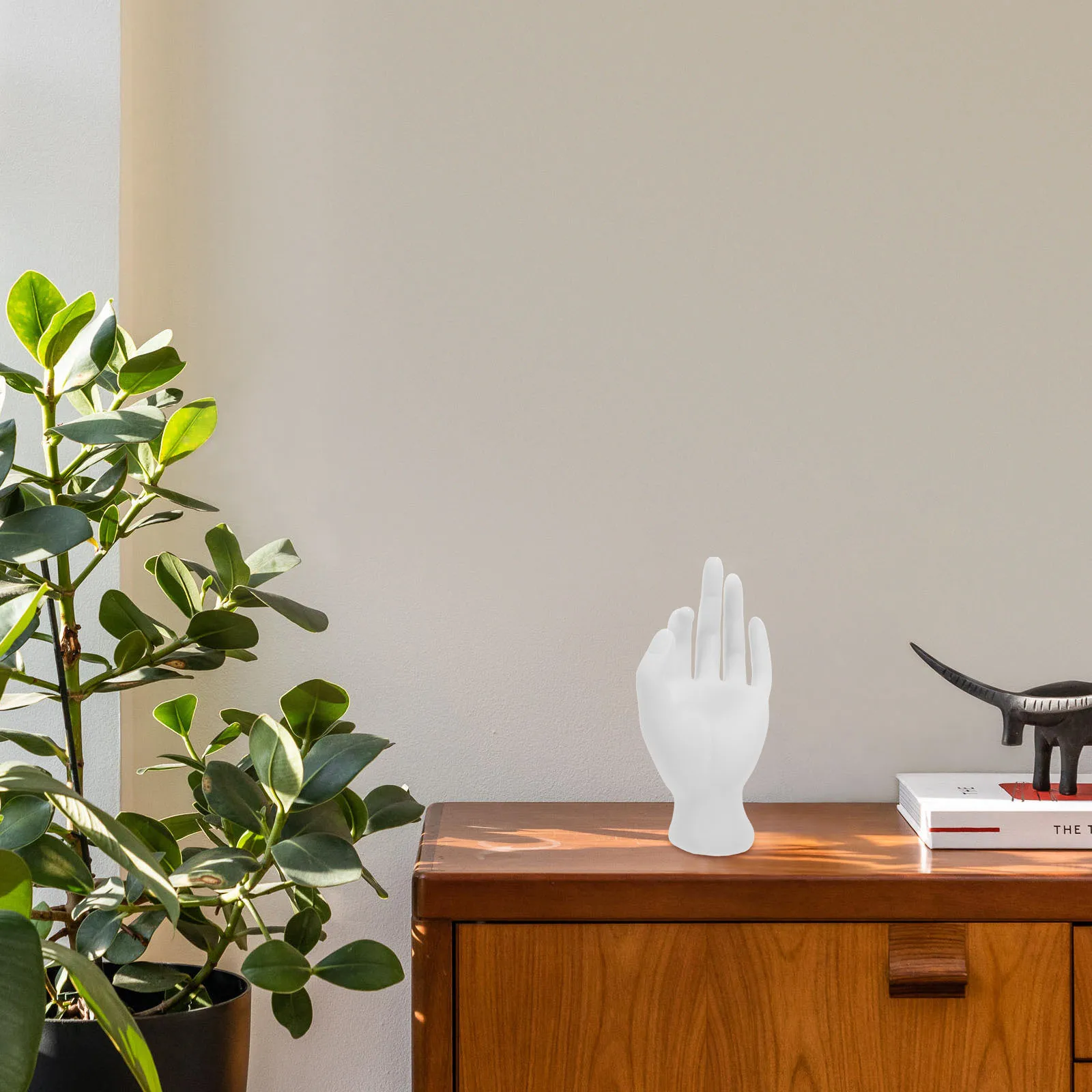 

Держатель для ювелирных изделий в форме руки, подставка для колец, модный современный дизайн, компактный размер, прочная структура, идеально подходит для магазинов и выставок