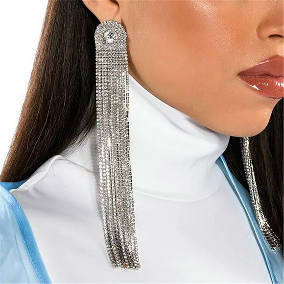 

Горячая новинка: Длинные серьги-кисточки с бриллиантами для женщин, модные аксессуары для фотосессий в студии