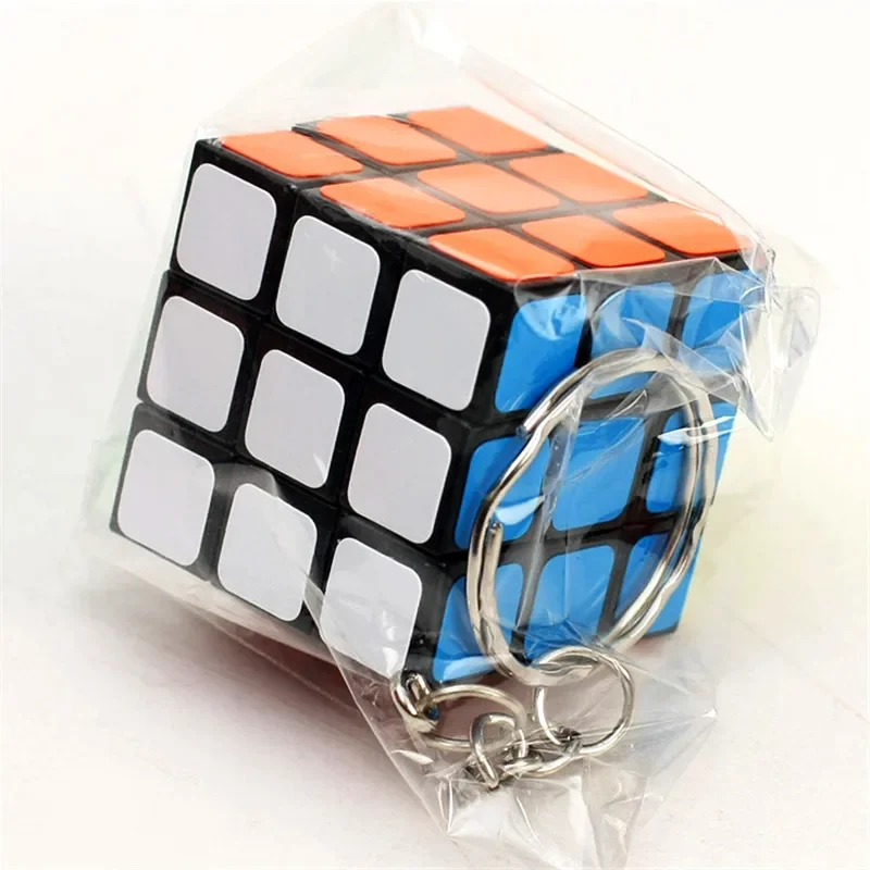 Magic Cube Keychain Professional 3x3x3 Speed Puzzle Cube Pendant Mini Magic Cube Toys Kids Education Learning Gift Toys