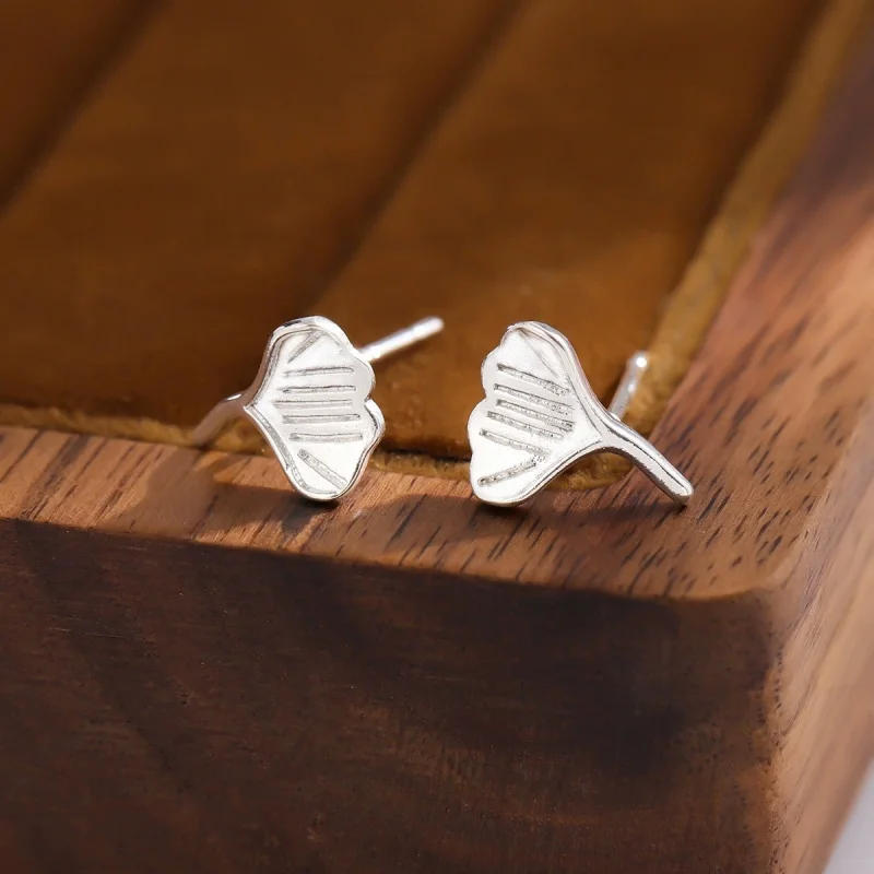 Uini Tail hot selling new 925 sterling silver fashionable and chic ginkgo leaf earrings, sweet and personalized trendy earrings