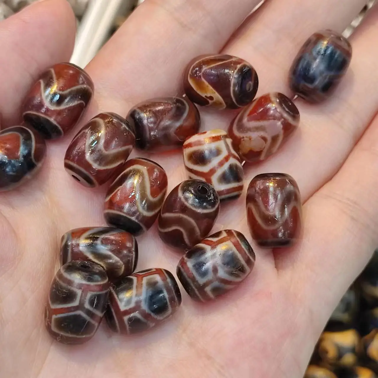 20pcs/lot natural /tiger tooth tortoise shell pattern/ old agate dzi red Retro Ethnography Handmade beads DIY bracelet  jewelry