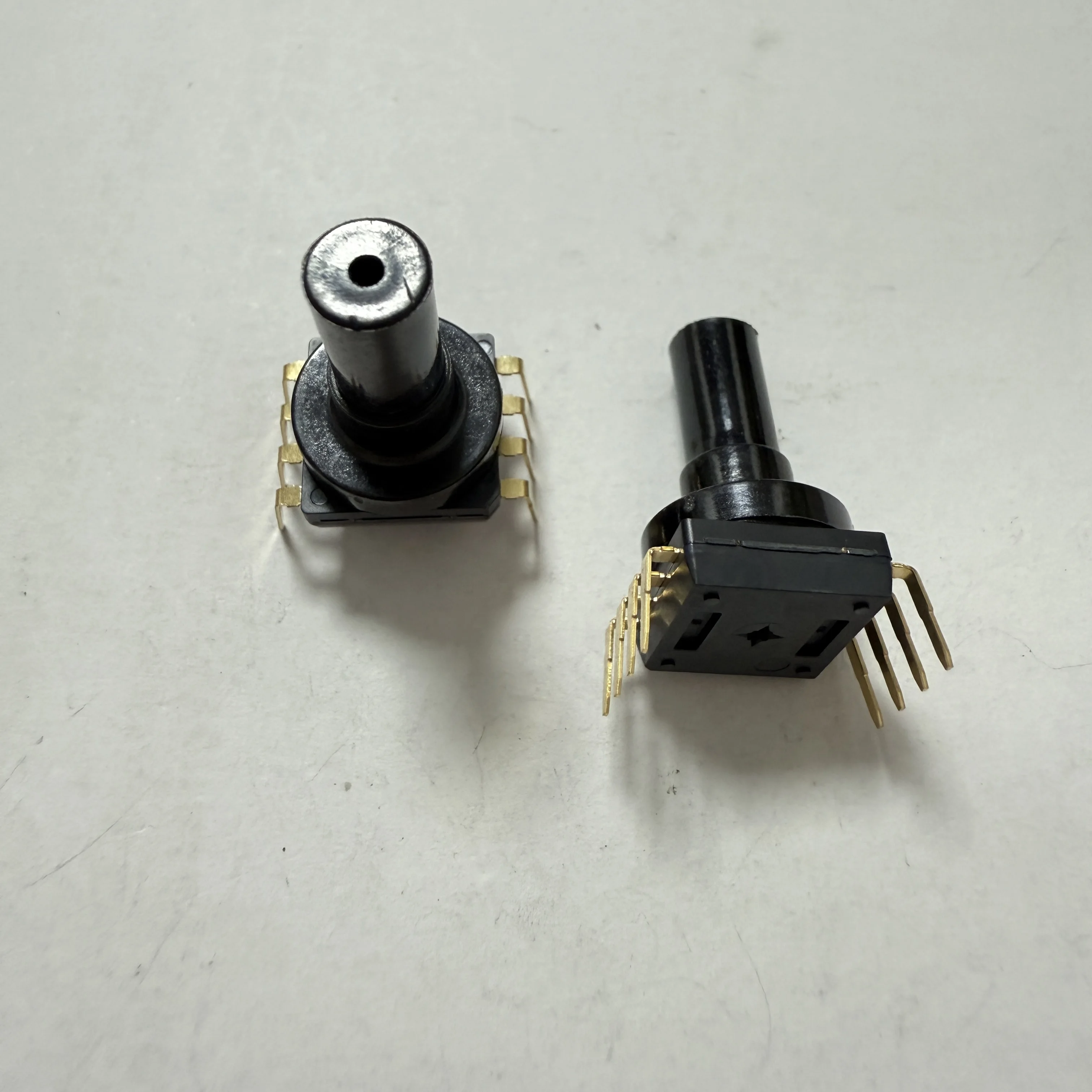 

2PCS/LOT MPVZ5004GW7U (Pressure Sensors)