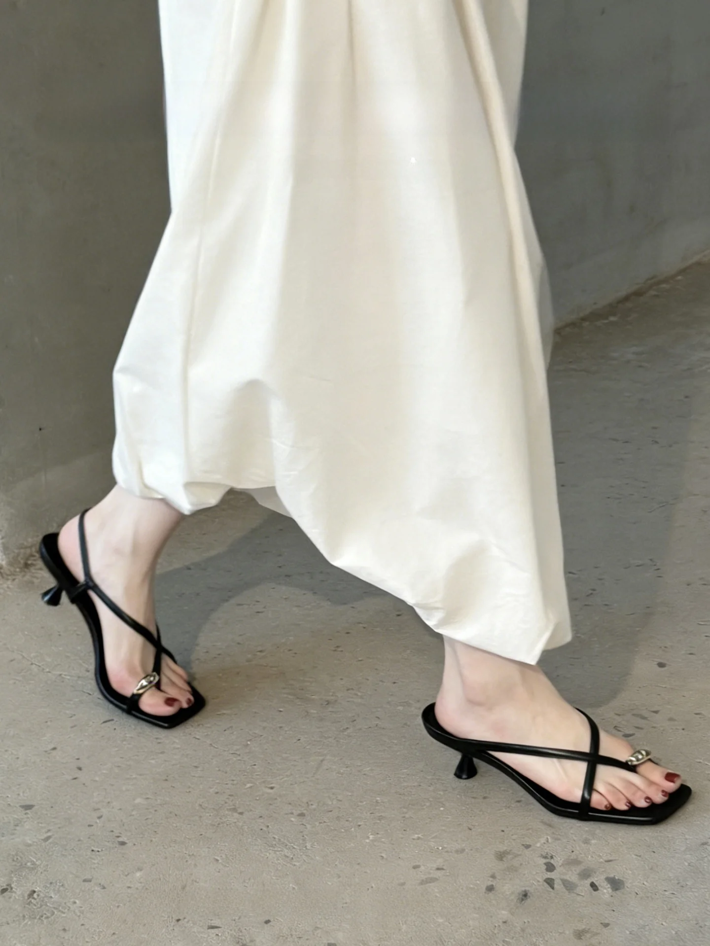 nuovi-sandali-donna-2026-stile-fatato-con-lacci-incrociati-tacco-sottile-antiscivolo-traspiranti-e-freschi-per-l'estate-e-l'uso-esterno