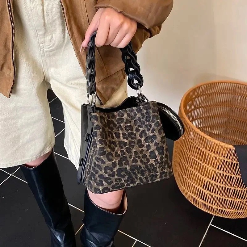 

2026 New Niche Design Suede Single-shoulder Crossbody Bag Commuting Bucket handbags High-end Hand-held Vegetable Blue Package