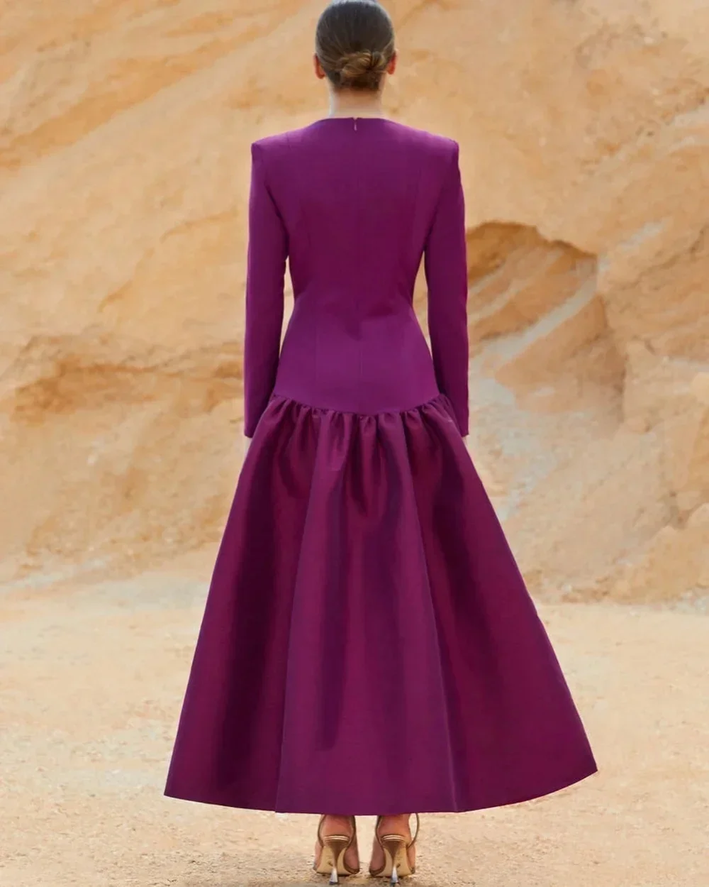 Personalizzato JDY di alta qualità tinta unita lavorato a maglia increspato a-line o-collo abito longuette abito da ballo classico elegante stile moderno unisex