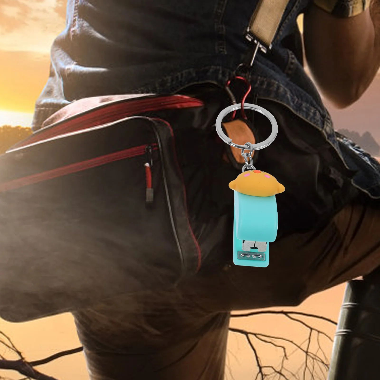 4Pcs Cute Animal Staplers Compact Handheld Stapler Key Ring Stationery Home Desk Accessories Small Stapler Set