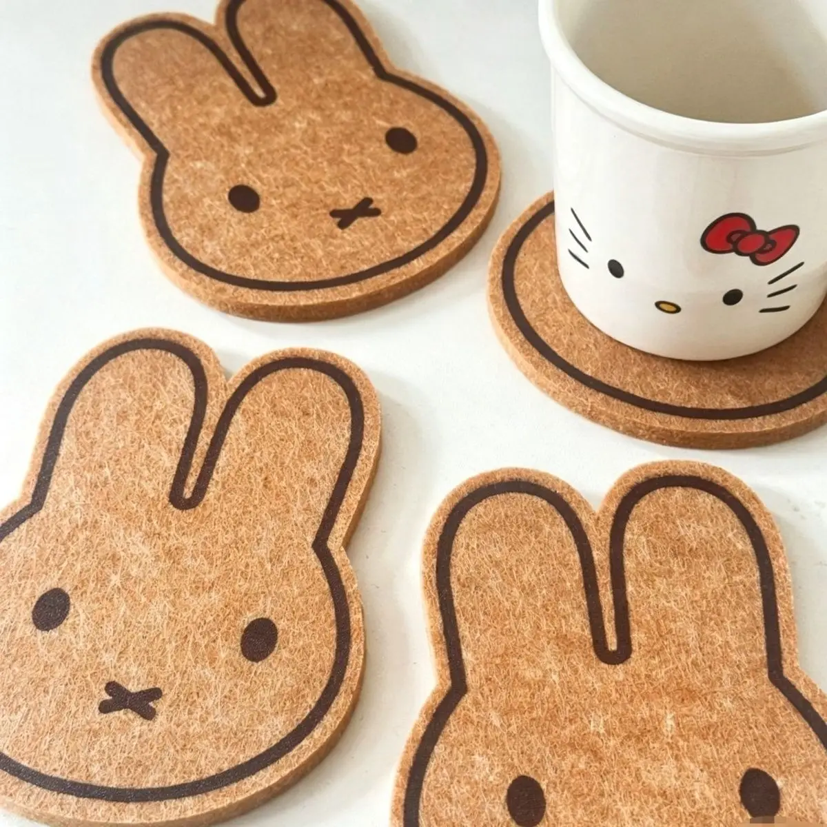 Miffy Filzuntersetzer, Dicke Hitzebeständige Kaffee- & Teetassen-Unterlage, Niedliche Ins-Style Getränkeunterlage für Zuhause, Wärmeisolierung & Verbrühungsschutz – Detail 2