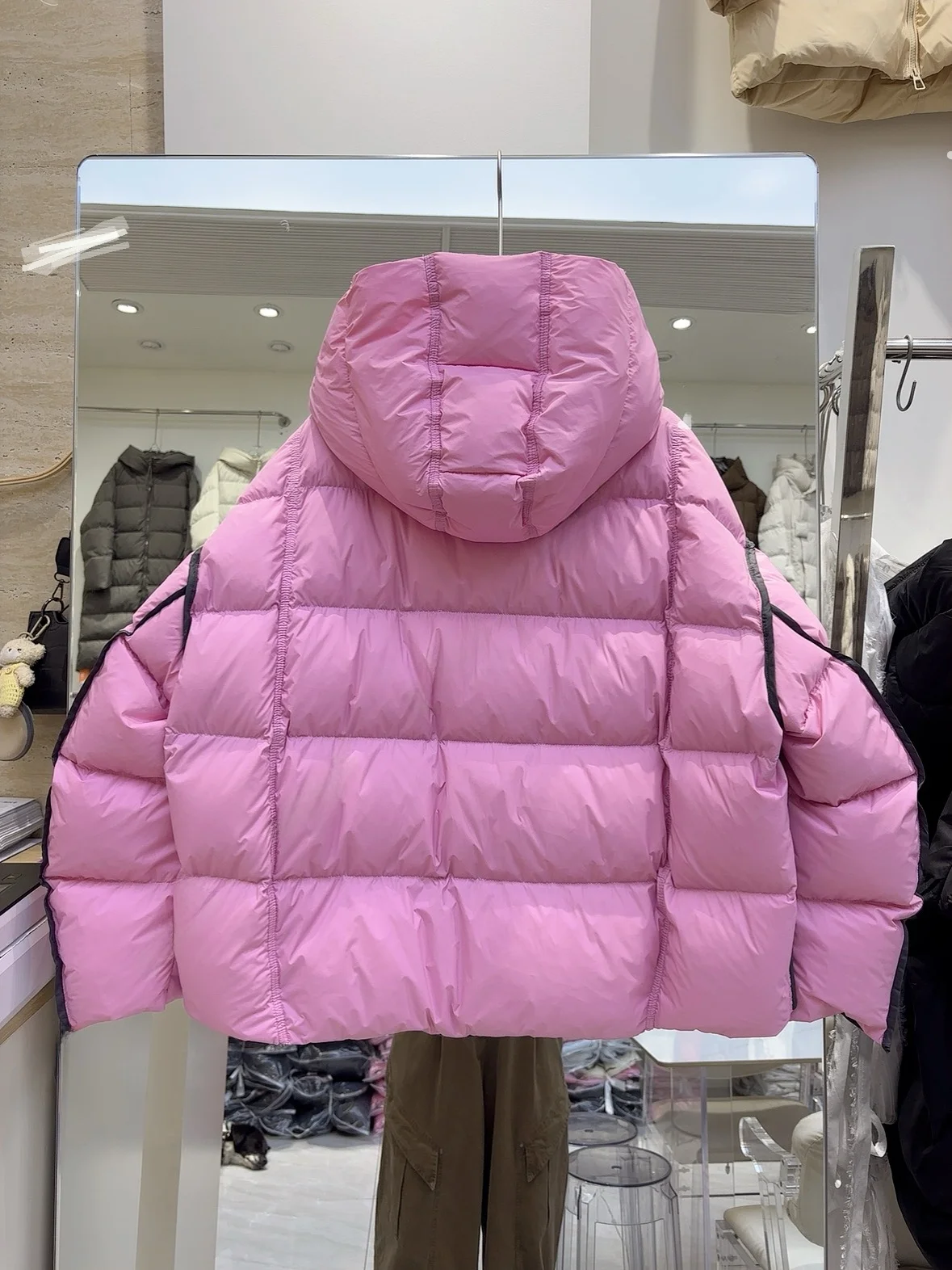 شتاء 2025 المرأة ort Puffer Jaet Thi الأبيض الدافئ Du down Bread Sle Faionable تصميم بسيط للتنقل سترة واقية #2
