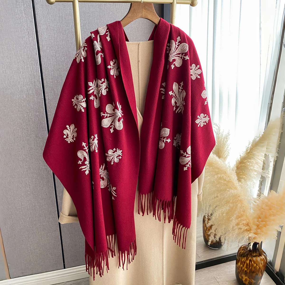 Nueva Pashmina mezcla de Cachemira Mujer Bufanda Bufanda cálida Echarpes bordado flor Poncho capa gruesa Poncho cálido pañuelo