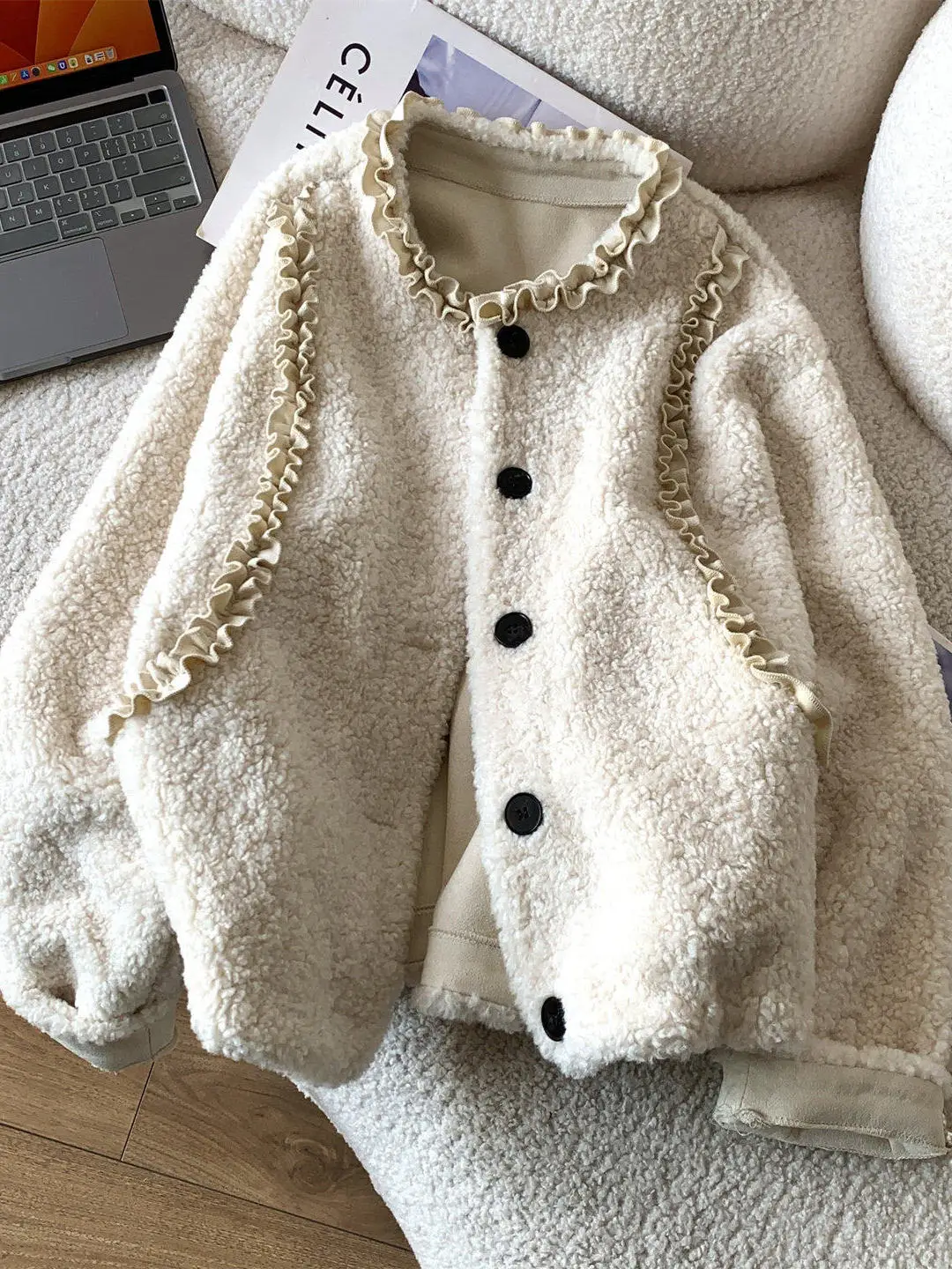 

plus Size Women's Short Thickened Lamb Fur Jacket Winter Warm Coat with Earlet Trim Casual Style Polyester Fiber Open Cardigan
