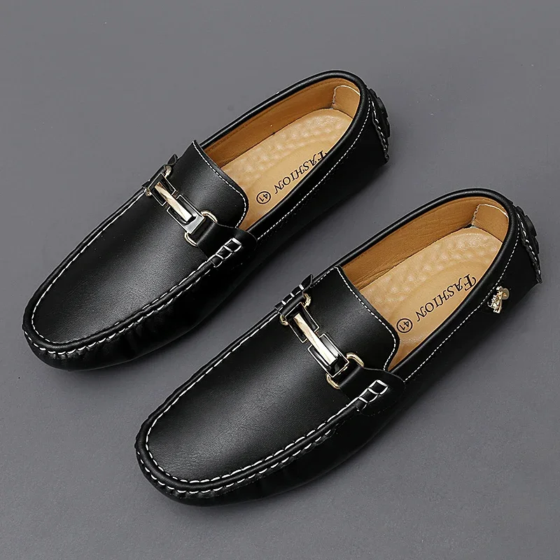 NEW Men Leather Shoes Handmade Stitching Casual Slip on Loafer Moccasins Breathable Casual Shoes for Men Metal Decoration Shoes