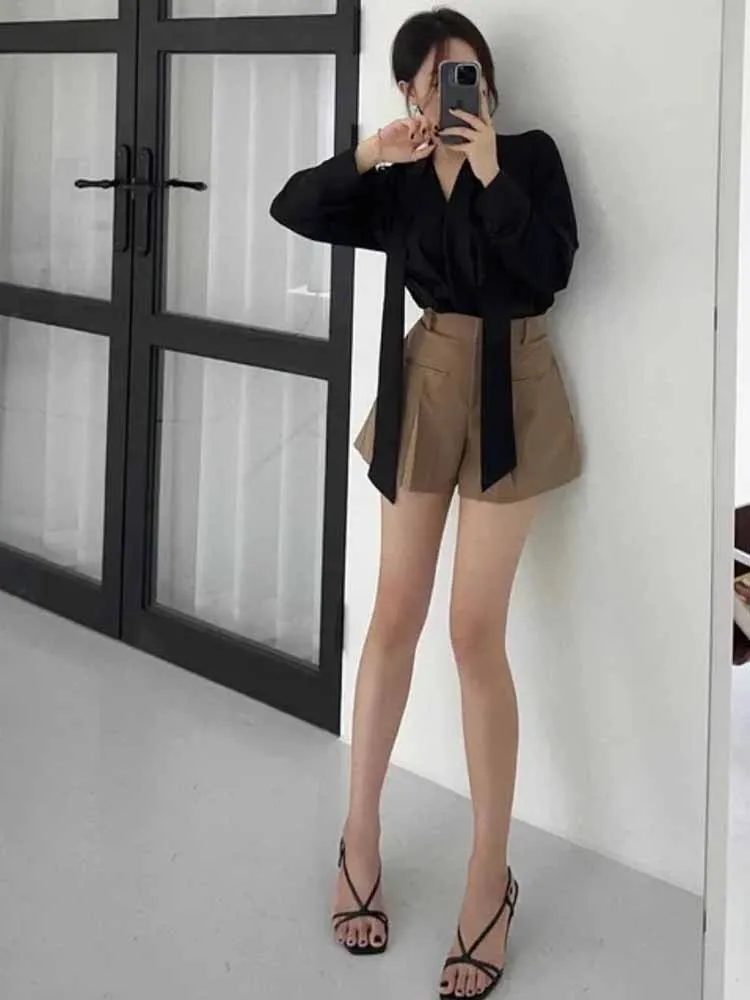 Spring Faion Women's irt And orts Set V-Ne Bubble Sve Loose Fit Pleated Top ort Pants Two-Piece Ensemble